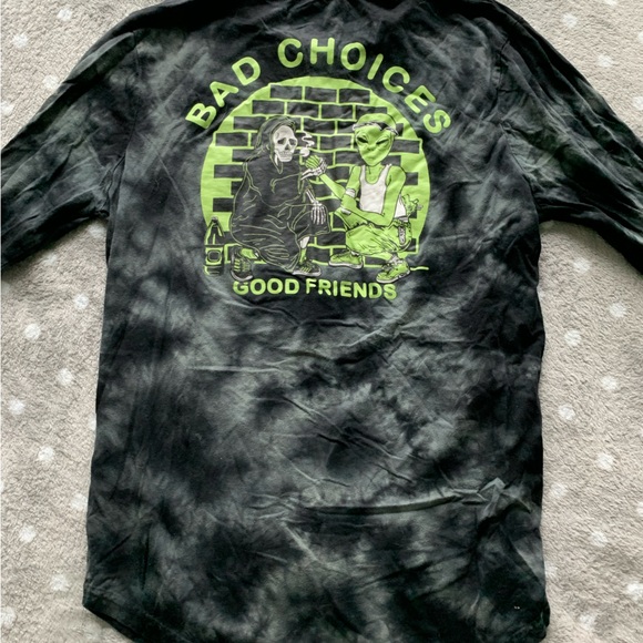 Graphic long sleeved acid wash shirt - Picture 2 of 5